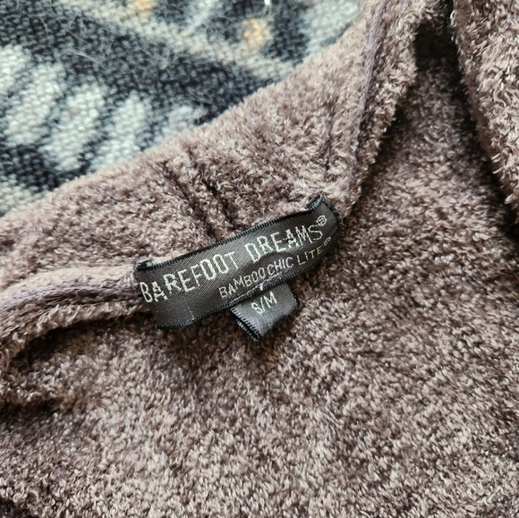 Barefoot Dreams Island Wrap - Picture 3 of 10